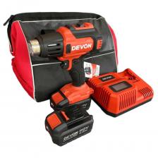 Аккумуляторный строительный фен DEVON 7713-LI-20 Мощность, мобильность и профессиональный контроль температуры! Бесщеточный строительный фен DEVON 7713-LI-20 – это универсальный инструмент для широкого спектра работ: от термоусадки и удаления лакокрасочных покрытий до размораживания труб и пайки. Благодаря регулируемой температуре (260–530°C) и мощному воздушному потоку (130–200 л/мин) он справляется с задачами любой сложности. Ключевые преимущества: Бесщеточный двигатель – повышенный КПД, долговечность и плавная работа Точная регулировка температуры – оптимальный нагрев для разных материалов 3 профессиональные насадки в комплекте (редукционная, плоская, отражающая) Ступенчатая регулировка скорости воздушного потока – полный контроль над процессом Мобильность и удобство – работает от аккумуляторов 20 В (в комплект не входит) Технические характеристики: Диапазон температур: 260–530°C Воздушный поток: 130–200 л/мин Тип двигателя: бесщеточный (повышенный ресурс) Комплектация: 3 насадки (редукционная, плоская, отражающая) 2 аккумулятора 20V 4.0 А·ч Быстрое зарядное устройство Профессиональная сумка для хранения Совместимость: аккумуляторы 20 В Li-ion (приобретаются отдельно) Области применения: Удаление старых ЛКМ и обоев Термоусадка трубок и пленок Размораживание замков, труб Сушка поверхностей, пайка пластика Размягчение клеевых составов Аккумуляторный строительный фен DEVON 7713-LI-20 Мощность, мобильность и профессиональный контроль температуры! Бесщеточный строительный фен DEVON 7713-LI-20 – это универсальный инструмент для широкого спектра работ: от термоусадки и удаления лакокрасочных покрытий до размораживания труб и пайки. Благодаря регулируемой температуре (260–530°C) и мощному воздушному потоку (130–200 л/мин) он справляется с задачами любой сложности. Ключевые преимущества: Бесщеточный двигатель – повышенный КПД, долговечность и плавная работа Точная регулировка температуры – оптимальный нагрев для разных материалов 3 профессиональные насадки в комплекте (редукционная, плоская, отражающая) Ступенчатая регулировка скорости воздушного потока – полный контроль над процессом Мобильность и удобство – работает от аккумуляторов 20 В (в комплект не входит) Технические характеристики: Диапазон температур: 260–530°C Воздушный поток: 130–200 л/мин Тип двигателя: бесщеточный (повышенный ресурс) Комплектация: 3 насадки (редукционная, плоская, отражающая) 2 аккумулятора 20V 4.0 А·ч Быстрое зарядное устройство Профессиональная сумка для хранения Совместимость: аккумуляторы 20 В Li-ion (приобретаются отдельно) Области применения: Удаление старых ЛКМ и обоев Термоусадка трубок и пленок Размораживание замков, труб Сушка поверхностей, пайка пластика Размягчение клеевых составов