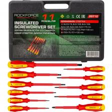 Набор диэлектрических отвёрток Rockforce — это профессиональный инструмент, предназначенный для безопасной работы с электрическими системами. Каждая отвёртка оснащена изолированным покрытием, которое защищает пользователя при выполнении электромонтажных работ. В комплект входят плоские (SL), крестовые (PH) и Pozidriv (PZ) отвёртки, что делает набор универсальным для различных задач — от бытового ремонта до профессионального обслуживания электрооборудования. Прочные наконечники обеспечивают надёжный контакт с крепежом, а эргономичные рукоятки с противоскользящим покрытием повышают точность и комфорт при работе. Набор поставляется в прочном пластиковом кейсе, который упрощает хранение, защищает инструмент от повреждений и делает его удобным для транспортировки. Преимущества: Безопасность при работе с электрикой — изолированное покрытие защищает от поражения током Универсальность — включает SL, PH и PZ отвёртки для решения широкого круга задач Прочные наконечники — устойчивы к износу и обеспечивают точную посадку в шлиц Эргономичные рукоятки — комфортный захват и уверенное управление инструментом Противоскользящее покрытие — предотвращает выскальзывание из рук Удобный кейс — компактное и надёжное хранение, лёгкая транспортировка Профессиональный уровень — подходит для электриков, монтажников и домашних мастеров Набор диэлектрических отвёрток Rockforce — это профессиональный инструмент, предназначенный для безопасной работы с электрическими системами. Каждая отвёртка оснащена изолированным покрытием, которое защищает пользователя при выполнении электромонтажных работ. В комплект входят плоские (SL), крестовые (PH) и Pozidriv (PZ) отвёртки, что делает набор универсальным для различных задач — от бытового ремонта до профессионального обслуживания электрооборудования. Прочные наконечники обеспечивают надёжный контакт с крепежом, а эргономичные рукоятки с противоскользящим покрытием повышают точность и комфорт при работе. Набор поставляется в прочном пластиковом кейсе, который упрощает хранение, защищает инструмент от повреждений и делает его удобным для транспортировки. Преимущества: Безопасность при работе с электрикой — изолированное покрытие защищает от поражения током Универсальность — включает SL, PH и PZ отвёртки для решения широкого круга задач Прочные наконечники — устойчивы к износу и обеспечивают точную посадку в шлиц Эргономичные рукоятки — комфортный захват и уверенное управление инструментом Противоскользящее покрытие — предотвращает выскальзывание из рук Удобный кейс — компактное и надёжное хранение, лёгкая транспортировка Профессиональный уровень — подходит для электриков, монтажников и домашних мастеров