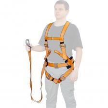 Страховочная привязь СПР-04 с наплечными и набедренными лямками- компонент страховочной системы для охвата тела человека с целью удержания и предотвращения падения с высоты. Высокий прошитый кушак обеспечивает максимальное удобство при длительном выполнении работ. Имеет четыре элемента крепления: два D-образных элемента крепления расположены по бокам привязи, одно на спине- точка «А» и анкерная петля на груди – точка «А/2»Наличие регулируемых застёгивающих пряжек на наплечных и набедренных лямок позволяет за минимально короткое время подогнать привязь по размеру. Наличие вспомогательной ленты с застёжкой на груди позволяют быстро отстегнуть и пристегнуть привязь. Привязь оснащена интегрированным ленточным стропом А длиной 2м с карабином КР-05 (зев 25 мм). Величина обхвата талии, обеспечивающая ремнём: M -940-1240 мм. Статическая нагрузка не менее 15кН. Соответствует ТР ТС 019/2011, ГОСТ Р ЕН358-2008, ГОСТ Р ЕН 361-2008, ТУ 32. 99. 11-012-64973906-2018.. Страховочная привязь СПР-04 с наплечными и набедренными лямками- компонент страховочной системы для охвата тела человека с целью удержания и предотвращения падения с высоты. Высокий прошитый кушак обеспечивает максимальное удобство при длительном выполнении работ. Имеет четыре элемента крепления: два D-образных элемента крепления расположены по бокам привязи, одно на спине- точка «А» и анкерная петля на груди – точка «А/2»Наличие регулируемых застёгивающих пряжек на наплечных и набедренных лямок позволяет за минимально короткое время подогнать привязь по размеру. Наличие вспомогательной ленты с застёжкой на груди позволяют быстро отстегнуть и пристегнуть привязь. Привязь оснащена интегрированным ленточным стропом А длиной 2м с карабином КР-05 (зев 25 мм). Величина обхвата талии, обеспечивающая ремнём: M -940-1240 мм. Статическая нагрузка не менее 15кН. Соответствует ТР ТС 019/2011, ГОСТ Р ЕН358-2008, ГОСТ Р ЕН 361-2008, ТУ 32. 99. 11-012-64973906-2018..