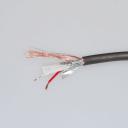 Микрофонный кабель 2x0,23 мм? предназначен для подключения микрофонной аппаратуры. Кабель имеет двойную экранировку, что обеспечивает защиту от электромагнитных помех. Внутренняя структура кабеля включает три слоя: первый состоит из 20 проводов из меди диаметром 0.12 мм каждый, покрытых поливинилхлоридом (ПВХ), второй также содержит 20 медных проводов диаметром 0.12 мм, но покрытых этиленвинилацетатом (ЭВА), третий слой состоит из 52 проводов из меди диаметром 0.1 мм. Кроме того, внутри кабеля находятся две параллельные линии из хлопчатобумажной нити (COTTON), а также алюминиевая фольга, которая служит дополнительным экраном. Внешний диаметр кабеля составляет 5,5 мм.