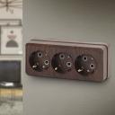 2-206-10 Розетка Intro Quadro 2-206-10 с заземлением трехместная 3х2P+E, 16А-250В, IP20, ОУ, венге, цена за 1 шт