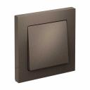 Механизм с быстрозажимными клеммами Systeme Electric (ранее Schneider Electric) серии AtlasDesign в цвете мокко 1-клавишного выключателя в сборе.подходит для сетей 250 В, на ток 10 Ас помощью новых быстрозажимных клемм монтаж розеток и выключателей стал намного быстреетеперь подключение не требует использования отверткилицевые детали из качественного ABS-пластика, устойчивого к царапинам и УФ-излучению