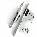 Врезные замки и защелки VETTORE для внутренних дверей дополнят интерьер современной квартиры или офисного помещения. Межкомнатный механизм VETTORE WC530B-S-MAGNET-MWP (межос. 90 мм, бэксет 50 мм) предназначен для установки на межкомнатные двери в комплекте с раздельной ручкой и поворотником /фиксатором. Язычок: магнитный Цвет: MWP (белый матовый). Комплект: один замок, монтажный комплект, ответная магнитная планка. В ассортименте нашей продукции вы также можете найти дверные ручки, цилиндры для входных и межкомнатных дверей, фиксаторы и накладки.