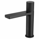 Смеситель с прогрессивным картриджем!Это самый современный способ управления смесителем. Ручка смесителя для подачи воды поворачивается только в одну сторону, включая холодную воду. Постепенно поворачивая ручку, усиливается напор и повышается температура воды. Плавное увеличение температуры оберегает от ожогов, а также позволяет экономить расход горячей воды.