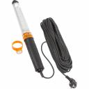 Ударопрочность степени IK07: Ударопрочная конструкция с колбой повышенной прочности обеспечивают защиту от механических воздействий, что делает светильники WDK-Raptor идеальным решением для использования на производствах и в автосервисах, где риск падения инструментов и деталей достаточно высок. Защита от влаги и пыли степени IP55: Светильники WDK Raptor обладают высокой степенью защиты от воздействия воды и пыли, что позволяет использовать их в помещениях с повышенной влажностью, а также в условиях, где возможны загрязнения. Компенсатор натяжения кабеля: Компенсатор натяжения кабеля увеличенного размера предотвращает его повреждение и перетирание, что существенно увеличивает срок службы светильника. Магнитное крепление: Светильники оснащены надежным магнитным креплением, что позволяет быстро и удобно устанавливать их на металлические поверхности, обеспечивая гибкость в организации рабочего пространства. Подвесной крюк: Возможность подвесного монтажа дает еще одну дополнительную опцию для установки светильников, обеспечивая простоту и удобство в использовании. Кабель повышенной гибкости с защитой от технических жидкостей: Кабель светильников обладает устойчивостью к морозам и воздействию технических жидкостей, таких как масло и бензин, что делает его идеальным для использования в автосервисах. Яркость: Высокая яркость 1000 люмен обеспечивает отличное освещение рабочих зон, позволяя специалистам качественно выполнять свои задачи.