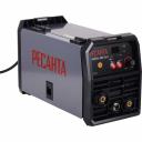 Сварочный полуавтомат САИПА-200 3в1 Ресанта позволяет выполнять широкий спектр сварочных работ с высоким качеством и производительностью. Этот аппарат сочетает в себе три основных режима работы: ручную дуговую сварку (MMA), полуавтоматическую сварку проволокой (FCAW) и аргонодуговую сварку с поджигом подъемом (TIG lift). Такая многозадачность позволяет выполнять широкий спектр работ - от ремонта кузовов автомобилей до монтажа металлоконструкций.При выполнении ручной дуговой сварки по технологии MMA устройство оборудовано несколькими полезными функциями. HotStart (горячий старт) помогает быстро и легко разжечь электрод с первой попытки. AntiStick (антиприлипание) защищает от нежелательного прилипания электрода к металлу, что особенно актуально для начинающих сварщиков.Режим аргонодуговой сварки (TIG lift) с бесконтактным поджигом используется для работы с нержавеющей сталью и алюминием. Широкий диапазон силы тока от 15 до 200 А предоставляет пользователю возможность гибкой настройки параметров сварочного процесса. Благодаря такой регулировке можно оптимально подобрать характеристики тока под конкретные задачи и типы сварочных соединений.Использование IGBT-технологии обеспечивает высокую стабильность дуги, точную регулировку параметров и энергоэффективность работы. Аппарат отличается устойчивостью к перепадам напряжения в сети и способен работать в диапазоне входного напряжения от 140 до 270 В, что особенно важно при эксплуатации в условиях нестабильного электроснабжения.