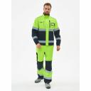 КУРТКА Прямого силуэта, с удлиненной фигурной спинкой С центральной застёжкой на молнию Ветрозащитная планка застегивается на ленту-контакт На верхней части правой полочки расположен накладной карман с объемами по двум сторонам На верхней части левой полочки прорезной карман с вертикальным входом, застегивающийся на молнию, левее настрочен карман-окошко под бейдж С изнаночной стороны настрочен внутренний карман, застегивающийся на ленту-контакт В нижних частях полочек из отделочной ткани расположены накладные карманы с вертикальным входом Воротник-стойка Рукава заканчиваются притачной манжетой, застёгивающейся на пату и на ленту-контакт СОП шириной 50 мм БРЮКИ Прямого силуэта, с притачным поясом на передней части «Гульфик» застегнут на молнию Передние части брюк с боковыми карманами с наклонным входом Наколенники из отделочной ткани с вытачками На боковой шов правой брючины нашит двойной накладной карман На правой задней брючине сверху настрочен накладной карман закрывающийся клапаном с лентой-контакт и патой На пояс настрочено пять шлевок В шаговывй шов вставлена ластовица для прочности при физической активности СОП шириной 50 мм