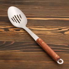 Ложка-шумовка Шафран, 35 см, черпало 10x7 см, с деревянной ручкой, металл