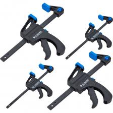 Набор струбцин Forsage — это практичный комплект из 4-х быстрозажимных струбцин, предназначенных для фиксации деталей при столярных, слесарных и монтажных работах. Благодаря съемным опорным губкам, часть струбцин может использоваться не только на сжатие, но и на распор, что делает их универсальным инструментом для склеивания, распила, сборки и других операций. Конструкция включает направляющую из инструментальной стали и ударопрочную пластиковую рукоятку, обеспечивающую надежность и комфорт в работе. Струбцины снабжены винтом для снятия губок и кнопкой быстрого изменения ширины захвата, что позволяет оперативно адаптировать инструмент под нужный размер. В комплект входят: 2 струбцины с диапазоном распорки 70–175 мм 2 струбцины с диапазоном распорки 135–310 мм Преимущества Универсальность применения Подходят для сжатия и распорки — удобно при склеивании, фиксации, распиле и сборке. Съемные опорные губки Позволяют быстро переключаться между режимами работы. Быстрая регулировка захвата Кнопка изменения ширины обеспечивает оперативную настройку. Надежная фиксация Высокая сила сжатия удерживает детали без смещения. Прочная конструкция Направляющая из стали выдерживает интенсивные нагрузки. Удобная рукоятка Эргономичный дизайн из ударопрочного пластика — комфорт при длительной работе. Гибкий диапазон размеров Два типа струбцин — для работы с заготовками разной величины.