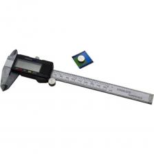 Штангенциркуль карбоновый электронный до 150 мм (6") — это идеальный инструмент для точного измерения различных деталей и объектов. С его помощью можно получать результаты с высокой точностью до 0,01 мм, что делает его востребованным в таких областях, как машиностроение, приборостроение и металлообработка. Диапазон измерений: до 150 мм – позволяет использовать инструмент для измерения различных объектов. Точность: 0,01 мм – гарантирует высокую степень достоверности получаемых данных. Материалы: корпус из карбона и металла обеспечивает отличное сочетание легкости и прочности, защищая от механических повреждений. Тип измерения: электронный (цифровой) — встроенный дисплей позволяет мгновенно получать показания и минимизировать возможность ошибок при снятии измерений. Преимущества использования: Высокая точность: данный инструмент обеспечивает надежные и аккуратные результаты, что особенно важно в профессиональных зонах. Удобство считывания: электронный дисплей ускоряет процесс измерения и упрощает интерпретацию значений. Долговечность: материалы, используемые в производстве, делают штангенциркуль устойчивым к износу и повреждениям. Этот штангенциркуль станет прекрасным выбором для профессионалов, сохраняя точность и надежность в работе, а также подходящим инструментом для энтузиастов, стремящихся к высокому качеству своих измерений. Запасная батарейка в подарок!