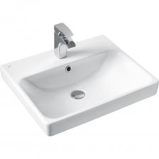 Раковина Santek «Адриана» 60 — отверстие под смеситель (1WH501852)Лаконичная и современная раковина для тех, кто ценит форму и удобство. «Адриана» — новая линейка Santek, созданная с учётом последних трендов в дизайне ванной, реальных потребностей пользователя и практичности в быту. Модель 60 см с отверстием под смеситель идеально подойдёт для установки на тумбу — красиво, эргономично и удобно.Почему «Адриана» привлекает вниманиеСовременный дизайн: чистые линии и мягкие очертания делают раковину элегантной и универсальной.Практичность: лаконичный бортик пригоден для мыла, дозатора или небольших аксессуаров — всё под рукой, но никто не мешает визуальной лёгкости.Универсальность: ширина 60 см — компромисс между вместительностью и экономией пространства. Подходит для компактных и средних по площади ванных комнат.Концепция линейки: модель создана с учётом типовых требований пользователей и широкого размерного ряда — легко подобрать аналог для другой планировки.Кому подойдетВладельцам небольших и средних ванных комнат, которым нужна аккуратная и практичная раковина.Тем, кто планирует установку на тумбу и ценит аккуратный внешний вид с местом для необходимых мелочей.Покупателям, желающим выбрать единый стиль умывальников в разных размерах внутри одной коллекции «Адриана».