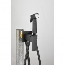 Смеситель Belz с гигиеническим душем станет идеальным выбором для вашего санитарного узла. Этот функциональный и стильный смеситель для биде предназначен для повышения уровня комфорта и удобства в ванной комнате. Изготовленный из прочной латуни, он гарантирует долговечность и надежность в эксплуатации. Хромированное покрытие не только придает изделию современный и эстетичный вид, но и защищает от коррозии, облегчая уход за сантехникой. Смеситель с гигиенической лейкой предлагается в комплекте с душем, что позволяет обеспечить безупречную гигиену и комфорт при использовании. Гигиеническая лейка прекрасно справляется с функцией подачи воды и идеально подойдет для установки в туалет. Благодаря высококачественным материалам и продуманной конструкции, этот смеситель для биде обеспечит стабильный напор и хорошую производительность даже при низком давлении воды. Установка данного смесителя не займет много времени и сил, а его универсальный дизайн впишется в любой интерьер. Смеситель Belz с гигиеническим душем – это не только необходимая сантехническая принадлежность, но и отличный элемент декора вашей ванной комнаты. Выбирайте надежность и качество, доверяя специализированным товарам, подходящим для соблюдения личной гигиены. Этот смеситель для биде с гигиенической лейкой станет отличным решением для каждого, кто ценит комфорт и чистоту.