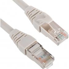 Патч-корд Ethernet – CAT 5e F/UTP, 3 м, серый (PVC Нг(а)-LS) - надёжное решение для подключения компьютеров, коммутаторов, роутеров и IP-устройств в локальной сети. Обеспечивает стабильную передачу данных на частоте до 100 МГц и скоростях до 1 Гбит/с (1000BASE-T) — без обрывов и потерь пакетов при повседневной нагрузке. Выполнен по схеме F/UTP — общий фольгированный экран — снижает влияние электромагнитных помех. Оболочка PVC Нг(а)-LS — самозатухающая, с пониженным дымовыделением — не поддерживает распространение горения; безопасна для внутренней прокладки в офисах, домах и в телеком-шкафах.