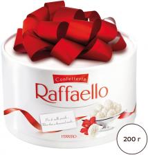 Конфеты Raffaello с цельным миндальным орехом в кокосовой обсыпке 200г