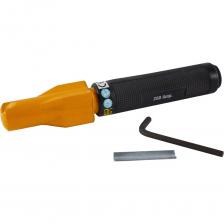 Электрододержатель Handy 200A – это надежный инструмент для ручной дуговой сварки MMA, обеспечивающий стабильную подачу тока и жесткую фиксацию электрода. Винтовой зажим гарантирует плотный контакт, минимизируя потери тока и обеспечивая качественный шов без прерываний. Технические характеристики Максимальный сварочный ток: до 200А – оптимально для большинства сварочных работ Диаметр электрода: 1,6 – 4,0 мм – подходит для сварки различных металлов и сплавов Тип зажима: винтовой – жесткое удержание электрода без люфтов Два угла фиксации электрода: 90 и 45 градусов Материал стержня латунь: продлевает срок эксплуатации Корпус: жаростойкий пластик, устойчивый к нагреву и механическим нагрузкам Жаропрочные материалы предотвращают перегрев корпуса и делают его безопасным при длительной работе. Прочный винтовой зажим исключает проскальзывание электрода, улучшая стабильность дуги. Эргономичная рукоятка снижает нагрузку на кисть, позволяя комфортно работать даже при длительных сварочных операциях. Держатель электродов для сварки подходит для MMA-сварки различных металлов. Держатель электродов компактный и легкий – удобно хранить и транспортировать. Совместимость с большинством сварочных аппаратов, работающих на инверторных и трансформаторных источниках питания. Держак сварочный Handy 200A – это отличное сочетание качества, надежности и удобства. Он обеспечит вам точное и безопасное удержание электрода, позволяя получать аккуратные, прочные швы без усилий.