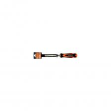 Плоская стамеска BOHRER 20 мм по дереву двухкомпонентная рукоятка 45301020 представляет собой надежный столярный инструмент, при помощи которого можно эффективно работать с древесиной различной плотности. Удобная двухкомпонентная рукоятка обеспечивает надежное удержание - не скользит, не вырывается из ладони. Благодаря скосам на боковых сторонах лезвия инструмент не застрянет в пазу. Прочное закрепление элементов стамески обеспечивает длительный срок службы. Внимание! Иллюстративное фото! Обращайте внимание на таблицу ТХ!