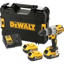 Ударная аккумуляторная дрель-шуруповерт DEWALT DCD996 с высоким крутящим моментом используется для выполнения задач различной сложности. С ее помощью производится сверление отверстий в бетонных, металлических, пластиковых или деревянных заготовках, а также закручивание и выкручивание саморезов и другие работы с крепежом. Благодаря литий-ионному аккумулятору использовать дрель можно абсолютно в любом месте, где нет электричества, например, в подвале, за городом, при выполнении работ на крыше дома. Быстрозажимной патрон гарантирует оперативную смену оснастки и экономит время пользователя. Инструмент поставляется в удобном кейсе, обеспечивающем удобство его транспортировки и хранения. Аккумулятор и зарядное устройство приобретаются отдельно.