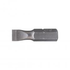 Бита шлицевая предназначена для выполнения высокоточных монтажных и демонтажных работ с резьбовыми соединениями совместно с электроинструментом или отверткой для бит. Используются в качестве сменных насадок в ручном инструменте или шуруповерте при работе крепежом типа SL. Подходит для большинства шуруповертов и дрелей с соответствующим посадочным отверстием и обеспечивает быструю и надежную фиксацию в шуруповертах. Вставка изготовлена из улучшенной высококачественной стали S2 с повышенным содержанием углерода. Легирующие элементы (ванадий, хром) придают ей высокую твердость и ударную вязкость, предохраняют от коррозии и делают биты долговечнее. Обеспечивает надежное сцепление с профилем крепежа, сводя к минимуму вероятность повреждения инструмента и крепежа. Насечки на хвостовике биты предназначены для надежной фиксации в адаптере с шариком (не оснащенном магнитным держателем). Использовать биты можно в любых сферах деятельности: для проведения слесарных работ в автомобильной промышленности, машиностроении, мебельной индустрии, а также в быту при монтаже оконных, дверных систем и других инженерных конструкций. Торцевые биты длительное время в процессе эксплуатации не теряют форму шлица, не стачиваются и не деформируются, грани не сбиваются и не теряют своих рабочих качеств. Внимание! Изображение товара может отличаться от реального! Верные параметры указаны в технических характеристиках товара.  