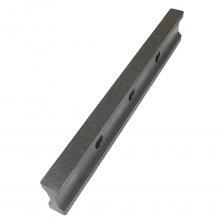 Линейки поверочные твердокаменные с широкой рабочей поверхностью двутаврового сечения типа ШД-ТК предназначены для проверки плоских поверхностей методом световой щели (на просвет), непосредственно определяемой визуально либо сравнением с образцом просвета, а так же методом определения линейных отклонений при помощи линейки и плиток, щупов или плиток в сочетании с рычажным индикатором. Основным методом проверки плоских поверхностей при помощи поверочных линеек типа ШД-ТК является метод измерения линейных отклонений от поверхности контролируемой детали до поверхности линейки, которая установлена на опорах и метод «пятен на краску». Для установки линейки типа ШД-ТК на опоры необходимо отмерить 2/9 L (где L- длина линейки), от концов линейки и нанести риски при помощи чертилки.