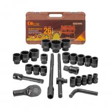 Профессиональный набор ударных головок и аксессуаров от бренда FORSTIME — это надежный помощник для автосервиса, промышленности и домашнего использования. Комплект включает 26 предметов, размещённых в прочном металлическом кейсе, что обеспечивает удобство хранения и транспортировки.ПреимуществаУниверсальность применения Подходит для работы в автосервисе, на производстве, в гараже, на даче и дома. Эффективен при ремонте отечественных и иностранных автомобилей.Полная комплектация Включает 12-гранные ударные головки от 17 до 65 мм, трещотку, воротки, удлинители и адаптер — всё необходимое для работы с крепежом.Прочный кейс Металлический кейс с замками и петлями защищает инструменты от повреждений и облегчает транспортировку.Надежность и долговечность Инструменты выполнены из прочных материалов, устойчивых к высоким нагрузкам и ударам.Данный набор инструмента широко используется в автомобильной и промышленной отраслях, в гараже, в дороге, на даче и дома в быту, где повреждение гаек и болтов является довольно распространенной проблемой. Он также может быть полезен в ремонтных и строительных работах. Для удобства хранения и транспортировки поставляется в прочном металлическом кейсе с защелками.