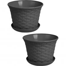 Кашпо Violet Ротанг 4 л, круглое, с поддоном, 2 шт., серое N-3640/2-18 - стильное решение для любого интерьера. Цветочный горшок выполнен из экологически чистого и безопасного материала и предназначен для живых, декоративных или искусственных растений. Кашпо из пластика прекрасно подойдёт для оформления подоконника, балкона, лоджии, зимнего сада, а также любых жилых и рабочих помещений, садовых и уличных пространств. Горшок для цветов имеет поддон (подставку), благодаря чему можно не беспокоиться о проблемах перелива или высыхания растения. Возможны два сценария использования: в качестве кашпо для размещения в нём горшка с растением и в качестве цветочного горшка с поддоном, для этого в дне кашпо в специальных местах можно легко продавить 2 отверстия, это обеспечит отток лишней влаги. Внутренняя сторона кашпо имеет гладкую фактуру, что препятствует прирастанию корней к стенкам горшка, облегчая процесс высадки растения и ухода за ним. Размер с учетом поддона - 222х222х166мм.
