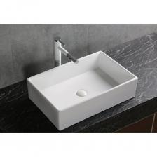 Накладная раковина MILLEAU® MIEL — это воплощение минимализма и элегантности. Прямоугольный силуэт, с изящными закруглениями и тонким краем, создаёт ощущение воздушности и гармонии. Инновационная технология производства раковин гарантирует идеальное исполнение каждой детали, обеспечивая исключительную долговечность и стойкость: высококачественный санфарфор на основе экологически чистого сырья с низким коэффициентом влагопоглощения; яркая стекловидная глазурь с добавлением фритт, устойчива к механическим и повседневным нагрузкам;  отсутствие пор и финишная обработка поверхности, не позволяющая жидкости задерживаться, гарантируют исключительную устойчивость к загрязнениям, что делает очистку легкой, быстрой и экологичной.