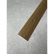 Порог предназначен для декоративной отделки стыков однотипных напольных покрытий, как снаружи, так и внутри помещений. Изделие представляет собой планки, которые монтируются шурупами и тем самым скрывают место соединения материалов. Помимо защитных функций, позволяет сделать покрытие более привлекательным и монолитным. Изготовлен из прочного материала, поэтому прослужит долгий срок.