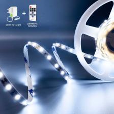 Эта светодиодная лента 2м идеально подходит для создания уютного освещения в вашем доме. Гибкая и самоклеящаяся липкая основа позволяет легко установить её на любую поверхность: на потолок, стены или шкафы. Она украсит интерьер любой комнаты холодным белым свечением: кухни, спальни, рабочей зоны, детской или гардеробной. Особенно актуально использовать её в местах, где необходим контурный мягкий и равномерный свет. Водостойкая лента является энергосберегающей, что обеспечивает долгий срок службы и экономичность. Высокий индекс цветопередачи гарантирует качественное освещение, не искажает естественные цвета. Пульт в комплекте позволяет легко менять режимы подсветки и управлять яркостью. LED подсветка водонепроницаемая, что делает возможным использование даже в душевой или других насыщенных влагой зонах. Лед лента 2 метра прекрасно вписывается в натяжные или подвесные потолки, подчеркивая контуры интерьера. Использование такой декоративной подсветки поможет акцентировать внимание на определённых элементах комнаты или зоны отдыха. Блок питания и диммер в комплекте - достаточно соединить и пользоваться. Устройство отличается водостойкостью и с защитой от капель воды, позволяя использовать его не только в сухих помещениях, но и для машины или других транспортных средств, а также декора улицы, в ванной или в душе. Это особенно эффективно при создании вечернего уличного освещения с эффектом "мягкого света".