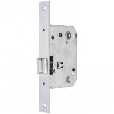 Межкомнатный замок Фабрика замков 170 CP СТ-00001117 подходит для деревянных дверей. Имеет стандартные размеры и отверстия под фурнитуру: 8x8 мм под ручки, 6x6 мм – под накладку. Дверной замок с защелкой под фиксатор, чтобы запирать внутренние помещения: ванную, туалет, кабинет или кладовку. Дополнительные технические характеристики: Межосевое расстояние: 70 мм. Язычок: износостойкий металлический. Покрытие: шестислойное гальваническое. Тест покрытия на коррозию: 72 ч в соляном тумане.