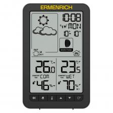 Домашняя метеостанция Ermenrich Report WR20 помогает следить за погодой внутри и снаружи помещения, объединяя в одном приборе термометр, гигрометр, часы, календарь, фазу Луны, прогноз погоды и индикатор уровня комфорта. Устройство фиксирует температуру и влажность, показывает точку росы, отслеживает тенденции и даже предупреждает о риске появления плесени. Это удобная альтернатива постоянным проверкам погоды в приложениях — всё нужное отображается на одном экране.Прибор можно разместить на столе или закрепить на стене. Для уличных измерений используется беспроводной датчик с дальностью связи до 80 м. Основной модуль работает от трёх батареек AAA, внешний датчик — от двух, а индикатор низкого заряда подскажет, когда потребуется замена. Монохромная TN-матрица гарантирует хорошую читаемость информации под разными углами и подойдёт для всей семьи.Диапазон влажности составляет 20–95%, при уровне 30–50% погрешность всего ±5%. Температура измеряется от –10 до +50 °C в помещении и от –40 до +70 °C на улице, что делает модель подходящей для разных климатов. Дополнительные функции включают фиксацию минимальных и максимальных значений, а также оповещения о достижении выбранных температурных границ.