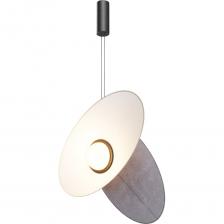 Серия Evolution — воплощение концепции «human-centered design» в сфере освещения. Коллекция хорошо освещает пространство, одновременно эволюционируя вместе с пользователем, открывая новые грани функциональности. Поворотные абажуры меняют внешний вид светильников, создавая симметричные или асимметричные композиции, управляют направлением света, подстраивая освещение под конкретные задачи и настроение. Являясь следующим этапом развития award-winning серии Reflex, Evolution демонстрирует преемственность и новизну дизайна Maytoni. Матовые рассеиватели обеспечивают мягкое, комфортное освещение. Подвесные модели с регулируемой высотой и проводом 3 метра. 