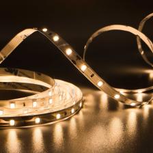 Подчеркнуть уют и эстетику помещения, создать атмосферу комфорта и стиля – все это возможно с помощью гибкой белой светодиодной ленты для люстры 12 вольт с теплым свечением. Эта мягкая, липкая, самоклеящаяся декоративная подсветка 5м для всех видов помещений: гардеробной, детской комнаты или спальни. Используйте ее для кухни, чтобы осветить пространство под шкафом или стол. Энергоэффективная потолочная самоклеящаяся лента 6 метров 12в для мебели обрамит контурные предметы интерьера, придавая им особый шарм и привлекательность благодаря ярким качественным led - диодам. Функции гибких лед светодиодов оценят ценители интересных решений для декорирования - вы можете использовать этот современный аксессуар для зеркала, для рабочей зоны, для бассейна или уютного уличного местечка для отдыха. Термопроводный скотч 3М обеспечивает надежное крепление ленты 5 метров 12v на любую поверхность благодаря клейкой основе – будь то натяжной, подвесной потолок, стены или даже под плинтус. Водонепроницаемая теплоустойчивая конструкция позволит использовать ее в различных условиях – во влажных помещениях, будь то ванная комната, душ, авто или улица, а также в сухих помещениях. Для автомобиля самоклеющаяся лента 6м становится настоящей находкой. В машине она придаст современный стиль и поможет в освещении салона или багажника. Благодаря устойчивости к ультрафиолетовому излучению – водостойкая лента не пожелтеет и прослужит долгие годы.