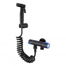 Смеситель с гигиеническим душем с креплением на стену. Корпус изготовлен из нержавеющей стали. Нержавейка прочный и надежный материал, он не окисляется и не ржавеет. Встраиваемый гигиенический душ не занимает много места. Кран для гигиенического душа скрытого монтажа. Сантехника подключается к холодной и горячей воде, диаметр подключения 1/2". При этом он добавляет комфорта в ежедневные процедуры. Душевая лейка работает в одном режиме. Смеситель для биде поставляется в фирменной индивидуальной упаковке.