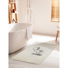 Коврик для ванной противоскользящий на пол 60х100 см станет ярким акцентом для создания домашнего уюта в интерьере вашей ванной комнаты. Большой половик для ванной, душевой и туалета выполнен из мягкого и приятного материала велсофт (100% полиэстер) с тонкой прослойкой из поролона. Велсофт- мягкий ворс, который обеспечивает комфортное прикосновение при хождении босиком. Основание изделия изготовлено из нетканого материала с антискользящим покрытием, что предотвращает его скольжение по плитке и кафелю. Края прямоугольного коврика надежно обработаны, не распушатся (не деформируются) во время эксплуатации. Быстро высыхает и не теряет своих свойств при длительном контакте с влагой. Универсальное изделие подходит для использования в бассейне, сауне, спальне в качестве прикроватного коврика и как коврик для детей. Аксессуар для ванной мгновенно впитывает влагу, быстро сохнет и не линяет. Уход: стирать при температуре 30-40 градусов, выбирая деликатный режим стирки и отжим не более 800 оборотов. НЕ ОТБЕЛИВАТЬ! Декоративная защитная подстилка с фотопринтом подходит для дома и дачи, хороший подарок маме, бабушке, папе, дедушке на День рождения, юбилей и новоселье. В комплект к коврику вы можете подобрать шторку для ванной и корзинку для белья под брендом JoyArty. Яркость рисунка может отличаться от изображения на сайте. Допустимо отклонение в размерах +- 2 см.