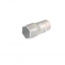 Ключи ступичные применяются для монтажа и демонтажа ступичных гаек грузовых автомобилей. Изготовлены методом холодной штамповки из стальной трубы с толщиной стенки 4 мм. Ключи имеют отверстие под вороток или монтажку диаметром 20 мм. Размер: 36 мм Длина: 90 мм Отверстие под вороток: 20 мм Сталь: 31CrV3 Толщина стенки: 4 мм Хромирование