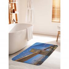 Коврик для ванной противоскользящий на пол 60х100 см станет ярким акцентом для создания домашнего уюта в интерьере вашей ванной комнаты. Большой половик для ванной, душевой и туалета выполнен из мягкого и приятного материала велсофт (100% полиэстер) с тонкой прослойкой из поролона. Велсофт- мягкий ворс, который обеспечивает комфортное прикосновение при хождении босиком. Основание изделия изготовлено из нетканого материала с антискользящим покрытием, что предотвращает его скольжение по плитке и кафелю. Края прямоугольного коврика надежно обработаны, не распушатся (не деформируются) во время эксплуатации. Быстро высыхает и не теряет своих свойств при длительном контакте с влагой. Универсальное изделие подходит для использования в бассейне, сауне, спальне в качестве прикроватного коврика и как коврик для детей. Аксессуар для ванной мгновенно впитывает влагу, быстро сохнет и не линяет. Уход: стирать при температуре 30-40 градусов, выбирая деликатный режим стирки и отжим не более 800 оборотов. НЕ ОТБЕЛИВАТЬ! Декоративная защитная подстилка с фотопринтом подходит для дома и дачи, хороший подарок маме, бабушке, папе, дедушке на День рождения, юбилей и новоселье. В комплект к коврику вы можете подобрать шторку для ванной и корзинку для белья под брендом JoyArty. Яркость рисунка может отличаться от изображения на сайте. Допустимо отклонение в размерах +- 2 см.