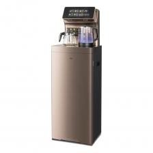 Кулер ECOTRONIC TB15-LNR Gold с чайным столиком только нагрев 12595 предназначен для подачи питьевой воды. Прост и безопасен в использовании, поэтому отличается практичностью. Благодаря прочному корпусу прослужит долгое время. Современный дизайн устройства впишется в любой интерьер.