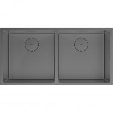 PRORAN 900 - кухонная мойка с двумя чашами это идеальное решение для современных кухонь, где функциональность и дизайн играют ключевую роль. Эти мойки обеспечивают максимальный комфорт в процессе приготовления пищи и мытья посуды. Разделение на две чаши позволяет удобно использовать одну чашу для складирования и мытья грязной посуды, а другую чашу, такого же вместительного размера, - для мытья и чистки свежих овощей. Такое разделение даст уверенность в гигиеничности многообразия кухонных процессов и оптимизацию кухонного пространства. В конструкции мойки не предусмотрена площадка для установки смесителя, что предоставляет возможность разместить смеситель и ряд дополнительных аксессуаров прямо на столешнице в любом удобном для вас месте. Это позволяет организовать более функциональную и стильную моечную зону.