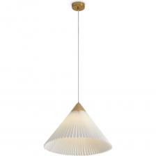 Подвесной светильник Freya FR5533PL-01BS представляет собой стильное и функциональное решение для освещения интерьера. Его подвесная конструкция с креплением на планке позволяет легко установить светильник в любом помещении. Мощность светильника и лампочки составляет 60 Вт, что обеспечивает достаточное освещение площади до 3 квадратных метров. Светильник поддерживает использование как ламп накаливания, так и светодиодных ламп с цоколем E27, что дает возможность выбора оптимального источника света. Арматура выполнена из глянцевого металла цвета латунь, что придает изделию элегантный вид. Плафон из ткани белого цвета с матовой поверхностью и конусообразной формой направлен вниз, создавая мягкое и равномерное освещение. Светильник имеет защиту от пыли и влаги класса IP20, что делает его подходящим для использования в закрытых помещениях.