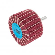 Круг лепестковый комбинированный с оправкой. Подходит для обработки легированной и нелегированной стали, ковкого чугуна, конструкционной стали, инструментальной стали, мягких цветных металлов, пластмасс и древесины. Применяется для прецизионной шлифовки радиусов в инструментальном производстве и при изготовлении пресс-форм механической обработки труднодоступных поверхностей при производстве контейнеров и трубопроводной арматуры, механической обработки фитингов из цветных и легких металлов, шлифовки лопаток турбины при изготовлении и ремонте двигателей. Шлифования кромок и поверхностей, понижения риски и сглаживания, удаления заусенцев и для обработки сварных швов. Устанавливается на электрические и пневматические прямые шлифовальные машины и гибкие валы с цанговым креплением 6 мм. Возможно применение с дрелями и шуруповертами с трехкулачковым патроном. Безопасность работы гарантируется только в том случае, если длина зажима хвостовика составляет не менее 15 мм, а максимальная скорость вращения не превышена. Максимально допустимая скорость вращения никогда не должна превышаться по соображениям безопасность. Низкие контактное давление и скорость увеличивают срок службы круга и минимизируют температурную нагрузку на заготовку, при этом увеличение съема металла может быть достигнуто благодаря применению более крупного зерна.