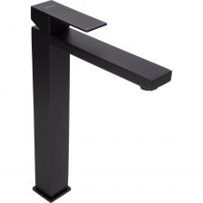 Смеситель для раковины BOND Smart B67-2788 - это сочетание современного дизайна и практичности. Корпус смесителя выполнен в строгом прямоугольном стиле, придающий ему элегантный вид.Смеситель оснащен удобной для захвата ручкой и надежным керамическим картриджем, что обеспечивает легкую регулировку потока воды. Длинный излив и расположенный под небольшим углом аэратор позволяют струе воды выходить на комфортном расстоянии, что делает мытье рук удобным и приятным.Аэратор, встроенный в смеситель, экономит воду, насыщает ее пузырьками воздуха и делает струю мягкой, предотвращая разбрызгивание. Он снижает шум воды, ускоряет выветривание хлора и фильтрует частицы мусора, задерживая их на сетке. Аэратор легко выкрутить и почистить, что делает его обслуживание простым и быстрым.Смеситель для раковины-чаши BOND Smart B67-2788 выполнен из нержавеющей стали, гарантируя его долговечность и надежность. Матовое черное покрытие придает смесителю стильный и современный вид.Смеситель имеет фиксированный излив, который обеспечивает удобство использования и простоту монтажа. Присоединительный размер составляет 1/2", что позволяет легко подключить смеситель к системе водоснабжения.В комплекте со смесителем идут крепеж и гибкая подводка, что обеспечивает простоту установки и надежность крепления.Смеситель для раковины BOND Smart B67-2788 - это сочетание стиля, функциональности и надежности, которое станет отличным дополнением к вашей ванной комнате.