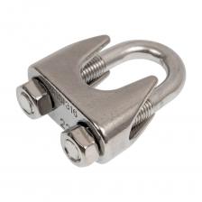 Зажим для троса, выполненный из нержавеющей стали (Артикул 9074), выполняется строго по DIN 741, при этом берется только самая качественная аустенитная сталь А4. Благодаря нему становится возможным выполнение петель на концах тросов, а также их (тросов) удлинение посредством соединения в рамках такелажных работ. Конструкционно метиз состоит из скобы с замком, сама скоба закрепляется в замке (для этого нужны шестигранные шайбы), в итоге трос плотно прижимается и надежно фиксируется. Важно, выбирая нержавеющий зажим, проследить, чтобы диаметр троса был в соответствии с внутренним диаметром скобы. Зажимам не страшна повышенная влажность, скачки температур и так далее, что позволяет полноценно применять его и в цехах, и на открытом воздухе.