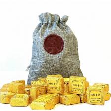 Премиальный Китaйский Чай Шу Пуэр "Золотой квадрат". Прессованный черный чай в подарочном мешочке, 100 г. Набор конфет Шу пуер (мини точа)