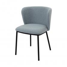 Стул Foggy поможет превратить ваш дом в уютное пространство, где каждая деталь приносит радость и вдохновение. Мягкие завитки обивки “букле” создают изящный силуэт с ноткой игривости. Каждое прикосновение к ткани приносит ощущение легкости и нежности, словно вы сидите на облаке. Особенности и преимущества: - Обивка из буклированной ткани придает мебели элегантный и уютный вид, не требует сложного ухода и долго сохраняет первоначальные свойства. - Мягкое сиденье с наполнителем из пенополиуретана и высокая, закругленная спинка позволяют долго сидеть на стуле без чувства усталости. - Ножки из прочного железа имеют износостойкое порошковое покрытие, которое защищает их поверхность от коррозии и внешних воздействий. - Стул Foggy прекрасно подходит как для классических, так и современных интерьеров. Материалы: железо, фанера, 100% полиэстер, пенополиуретан. Размеры: 52х53х77 см. Высота сиденья: 42 см. Ширина сиденья: 46 см. Глубина сиденья: 42 см. Высота спинки: 28,5 см. Ширина спинки: 44 см. Высота подлокотников: 29 см. Цвет: голубая пудра. Рекомендуется регулярно пылесосить мебель с помощью специальной насадки – резиновой или мягкой щетки. Образовавшиеся пятна можно удалять губкой или салфеткой со слабым мыльным раствором воды. Запрещается использовать абразивные материалы и агрессивную бытовую химию.