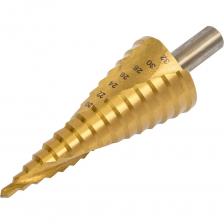 Ступенчатое витое сверло SKOLE предназначено для сверления отверстий мягких металлов, дерева, фанеры и пластика различного диаметра. Винтовая конструкция режущей кромки, позволяет отводить стружку и обеспечивает более плавное сверление. Выполнено из быстрорежущей стали, покрытой титан нитридом. Количество ступеней - 15. Диаметр - 4/6/8/10/12/14/16/18/20/22/24/26/28/30/32мм. Высота ступеней 5мм.