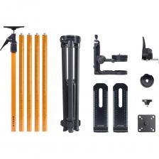 Уникальная в своей полноте и приспосабливаемости под любую задачу штатив-штанга с треногой STAND 3800 MAXIMUM.Штанга состоит из 5 секций позволяя работать с высотами до 3,8м. Четыре колена имеют длину 60см, пятое снабжено домкратным механизмом для надёжной фиксации конструкции. Особой устойчивости добавляет мягкая упорная пятка на штативе, что позволяет работать на неровных поверхностях без риска соскальзывания. Доступно наращивание или замена колен, обновляя и продлевая срок службы надёжного помощника.Способы крепления прибора :В распор пол-потолок 3.8 мНа штативе до 3.8 метраНа стенуНа потолокНа магнитном держателе к металлуНа саморез на стенуНа уголок потолочного профиля.Для быстрой установки прибора используется подвижный фиксатор/слайдер, более точная подводка осуществляется с помощью микролифта оснащённого поворотным основанием. Наведение по горизонтали и по вертикали происходит регулировочными винтами доводя точность и удобство до абсолюта.Когда обычная штанга не может дотянуться до потолка, а дополнительное колено не позволяет иметь рабочий ход для создания распора. Штанга ACULA STAND 3800 благодаря комбинированию выдвижной и домкратной части всегда может быть установлена при достаточном количестве колен. Изящное решение устраняет проблему мёртвого пространства.Данная модель распорной штанги является лучшим представителем на международном рынке, покрывая потребности профессионального сегмента. Бренд ACULA гарантирует качество и удобство в повседневном использовании.