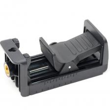 Крепление-зажим INSTRUMAX Крепление зажим Wall GRIP IM0173 является дополнительным приспособлением к креплению для лазерных уровней Magnet Lift BASE 360 - 85 и аналогичных магнитных креплений. Представляет собой быстросъемную струбцину для крепления лазерных приборов, весом до 2 кг. С помощью данного приспособление лазерный уровень можно установить на любую поверхность, даже не магнитную.Крепление оснащено резьбой 5/8 дюйма для установки на штатив. Проушина под саморез расширяет функциональные возможности.Струбцина изготовлена из высококачественного ударопрочного пластика. Рекомендуется использовать на стройках.Конструкция позволяет закреплять струбцину на трубе. Максимальная ширина зажима 55 мм, регулируется с помощью винта.Резиновые накладки на креплении защищают прибор от царапин в месте крепления.