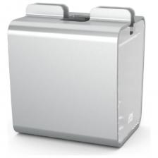 Настольный диспенсер для салфеток имеет стильный современный дизайн. Дозирует салфетки по листу, салфетки вытягиваются по одной, обеспечивая их экономичный расход. Изготовлен из прочных и надежных материалов. Подходит для размещения в фудзоне либо кафе, ресторанах, столовых. Серия Signature Цвет алюминий, металл Размер диспенсера 203 x 193 x 136 мм