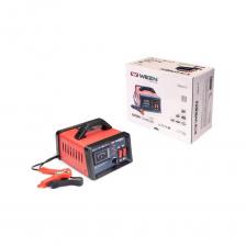 Характеристики: Входной источник питания: AC 230 В, 50-60 Гц Максимальная входная мощность: 150 Вт Выходное напряжение: 6 В / 12 В Выходной ток: 0-10 А Емкость заряжаемой батареи: 6-100 Ач Технические особенности: Регулируемый ток 0-10 А Защита от высоких температур Защита от короткого замыкания Защита от перезарядки Защита от обратной полярности Предохранитель: 250 В / 3.15 А Потребительские преимущества: Поддерживаемые типы аккумуляторов: Свинцово Кислотные, GEL, EFB, AG Безопасность использования Возможность заряда 6-вольтовых и 12-вольтовых батарей Высокая эффективность преобразования Возможность установки тока заряда Индикация режимов работы Автоматическое отключение при достижении полного заряда. Металлический корпус: противоударная защита