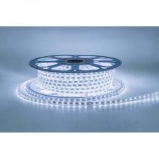 Светодиодная лента 220 В используется для внутреннего и наружного декоративного освещения. Предназначена для подсветки рекламных конструкций, освещения торговых помещений, подсветки контуров зданий и витрин, создания световых фигур. Светодиодная лента помещена в ПВХ-оболочку с полупрозрачным рассеивателем и имеет размер 10х7 мм. Данная модель светодиодной ленты обладает холодным белым цветом свечения с цветовой температурой 6500 К. Длина изделия 50 м. Отрезать светодиодную ленту можно в специально отмеченных местах, которые располагаются через каждый 1 м. Степень защиты соответствует стандарту IP65, что позволяет использование не только во влажных помещениях, но и на улице. Подключение к сети 230 В осуществляется при помощи шнура питания с диодным мостом (приобретается отдельно).